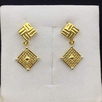 18k Yellow Gold Elegant Earrings by 