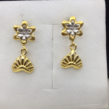 18k Yellow Gold Classy Earrings by 