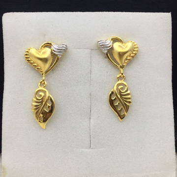 18k Yellow Gold Trending Design Earrings by 