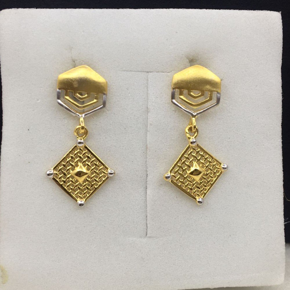 18k Yellow Gold Daily Wear Modern Earrings